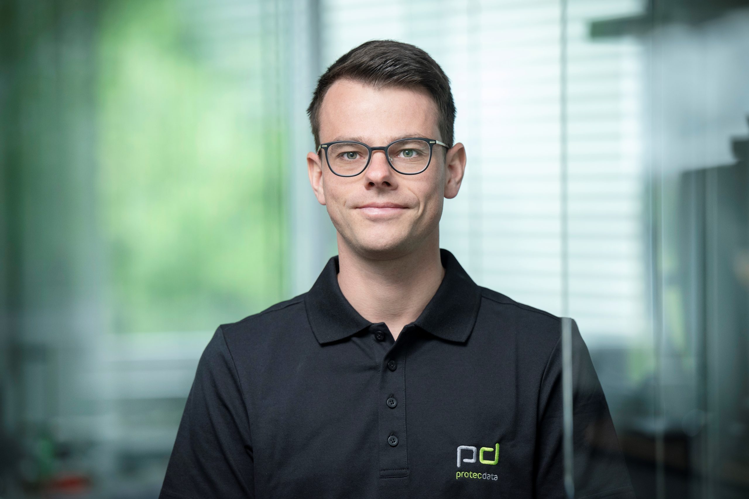 FLORIAN TRÖBER